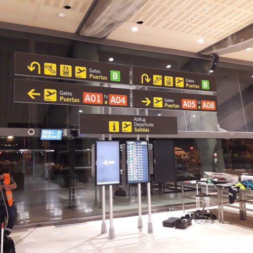 Adaptación del aeropuerto de Tenerife norte al manual normativo de señalización